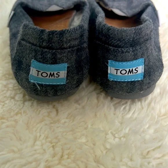 TOMS - Picture 5 of 5